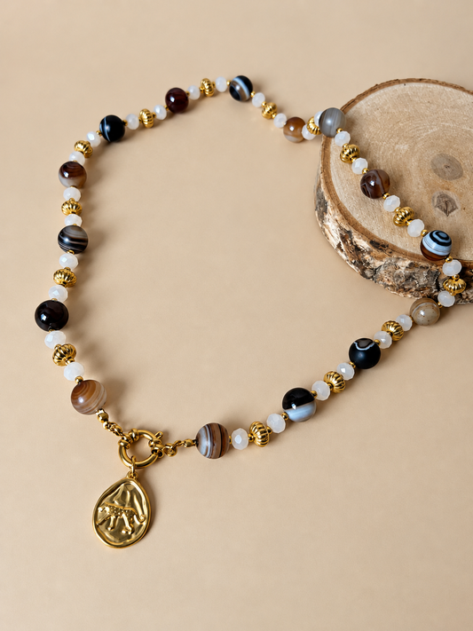 Collier Leona